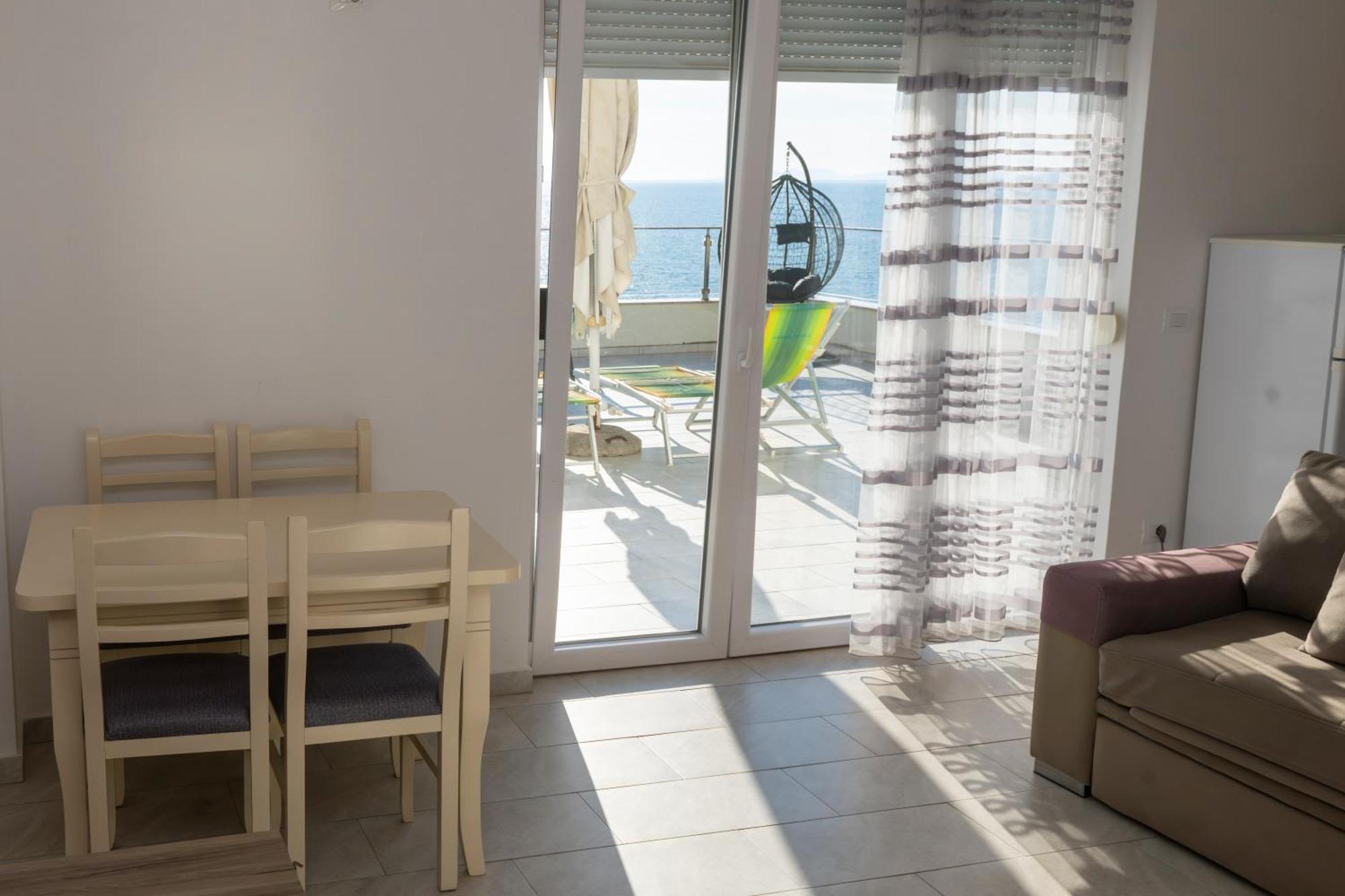 Roxhensi Apartman *