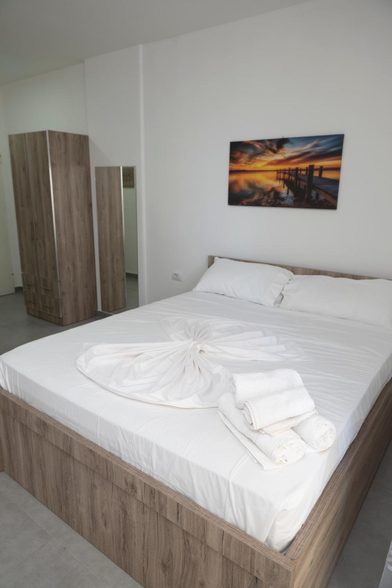 Roxhensi Apartman Shëngjin