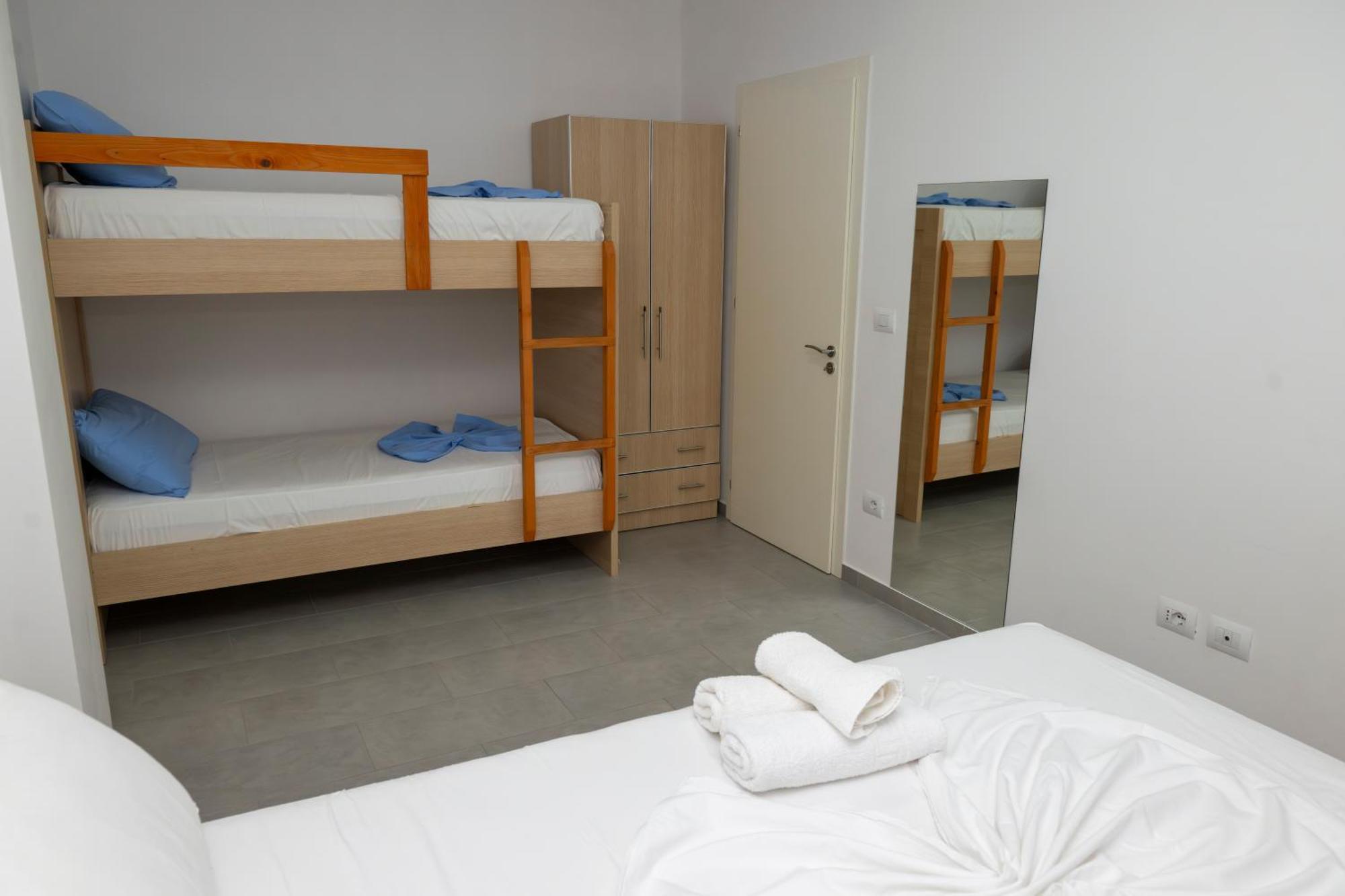 Apartman Roxhensi *