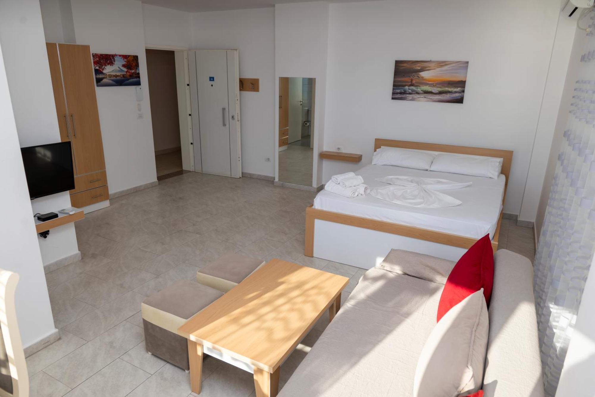 Roxhensi Apartment Shëngjin